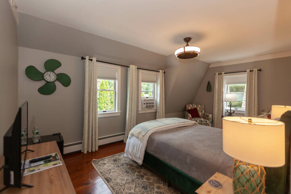 A different view of the USC Yukon Room at the Kennebunk Bed and Breakfast White Sails Inn